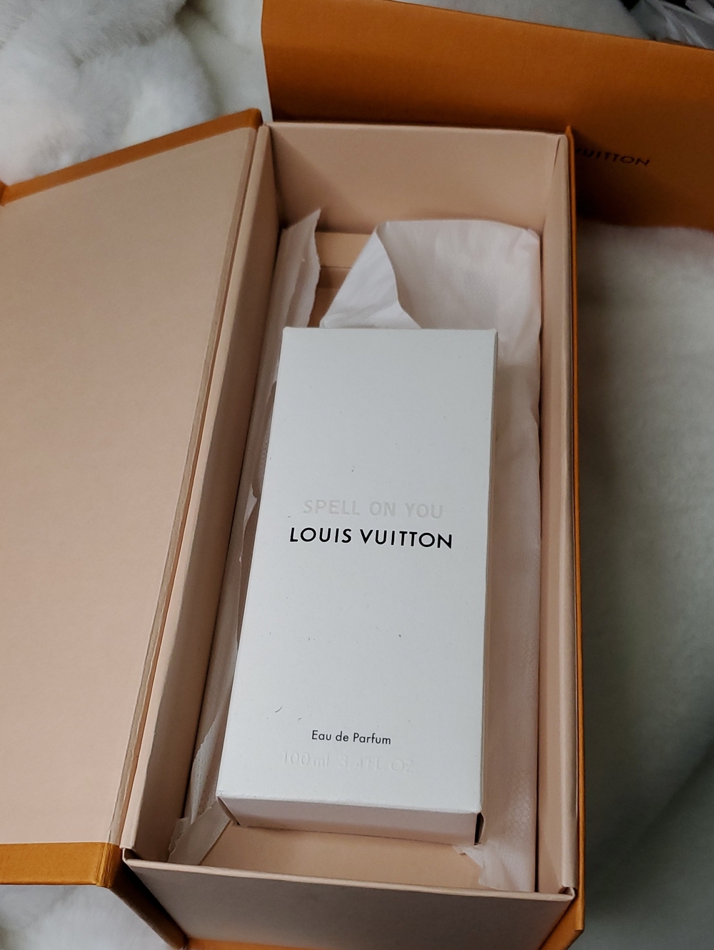Louis Vuitton White and Peach Gift Box Presentation